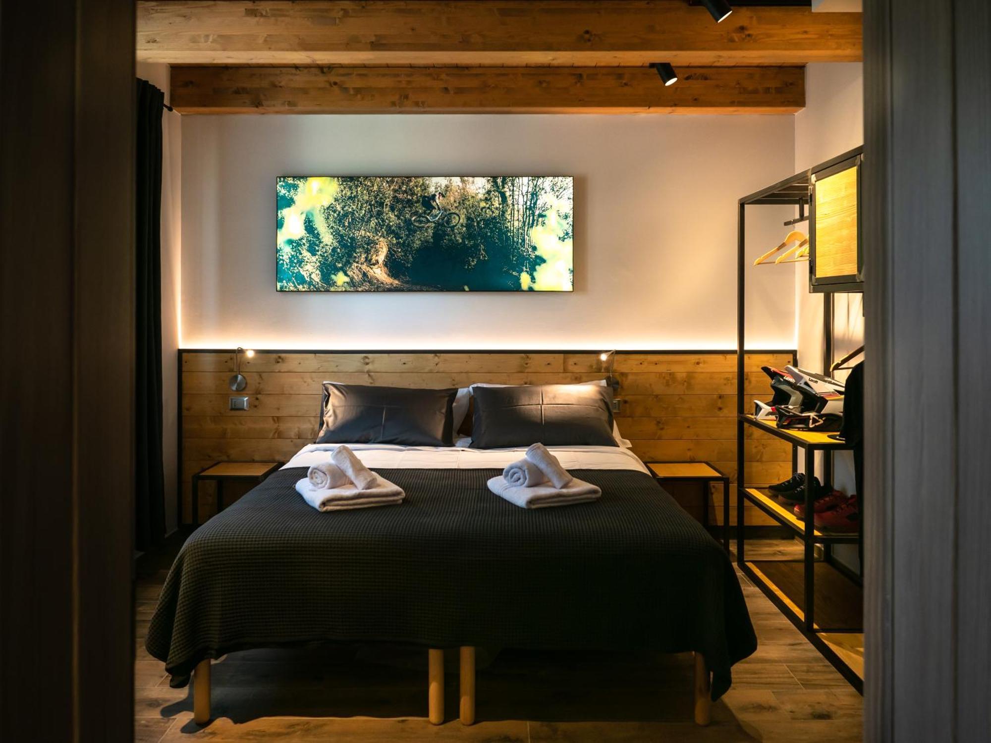 Sleep 'N' Ride Massa Marittima Hotel Kültér fotó