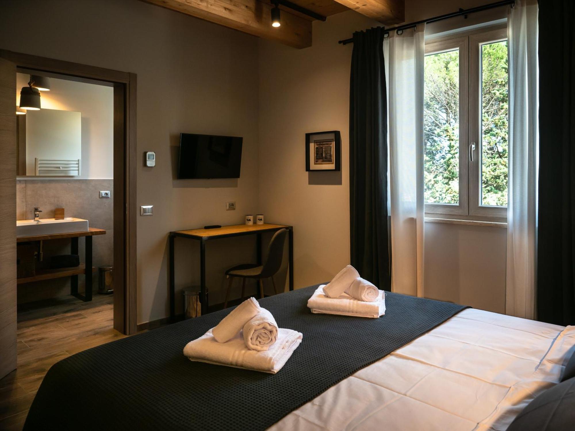 Sleep 'N' Ride Massa Marittima Hotel Kültér fotó